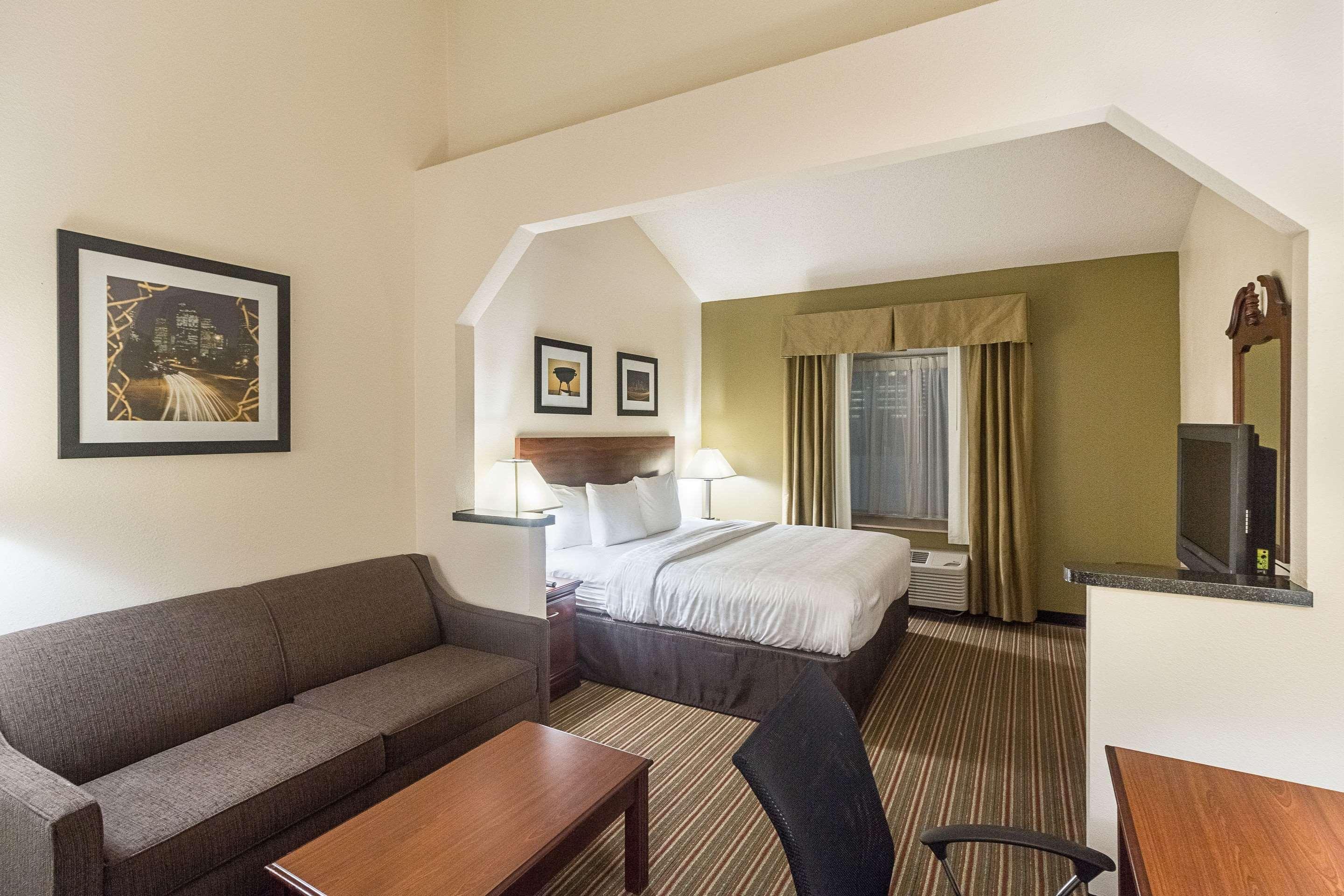 Quality Inn & Suites West Chase Хьюстон Экстерьер фото