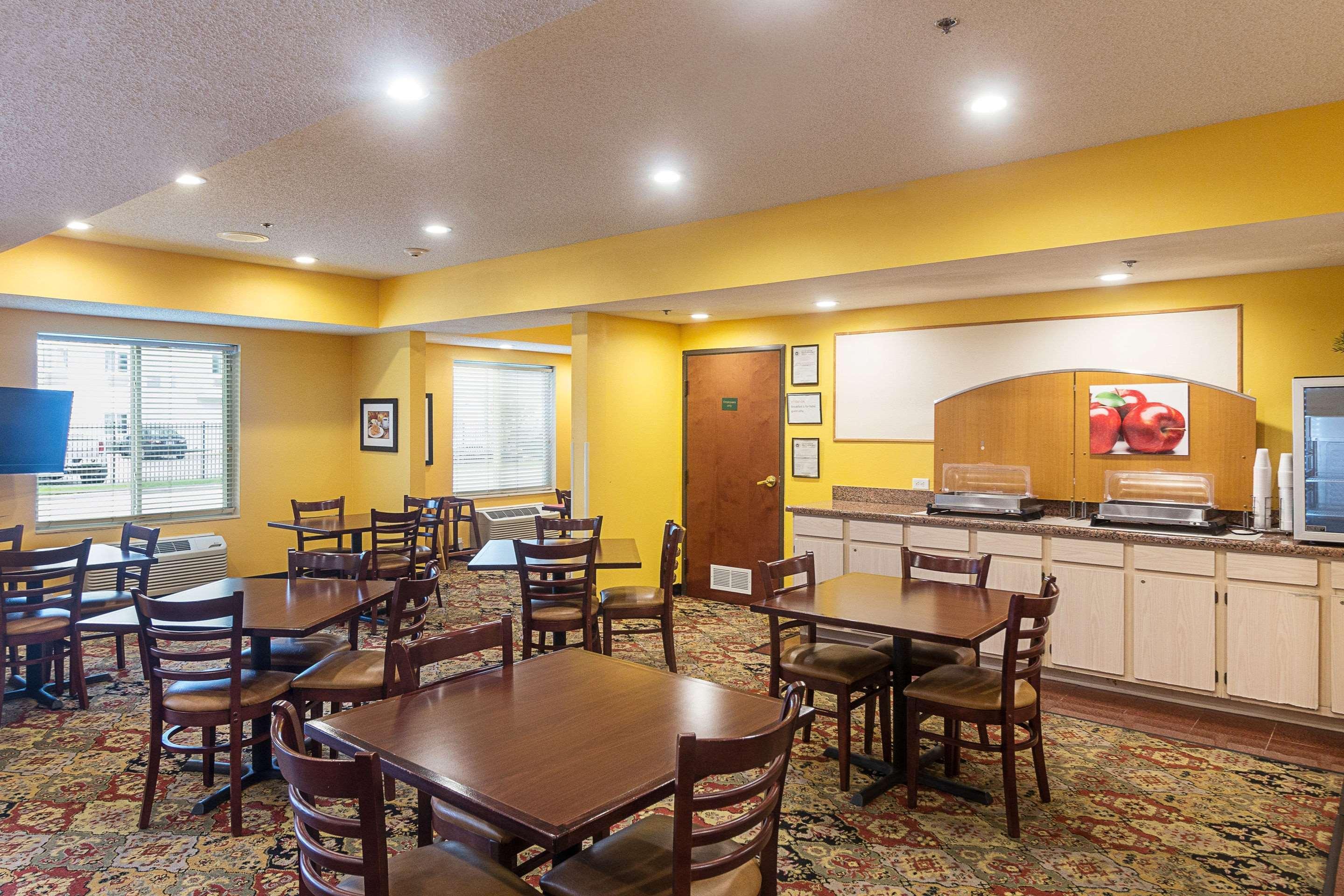 Quality Inn & Suites West Chase Хьюстон Экстерьер фото