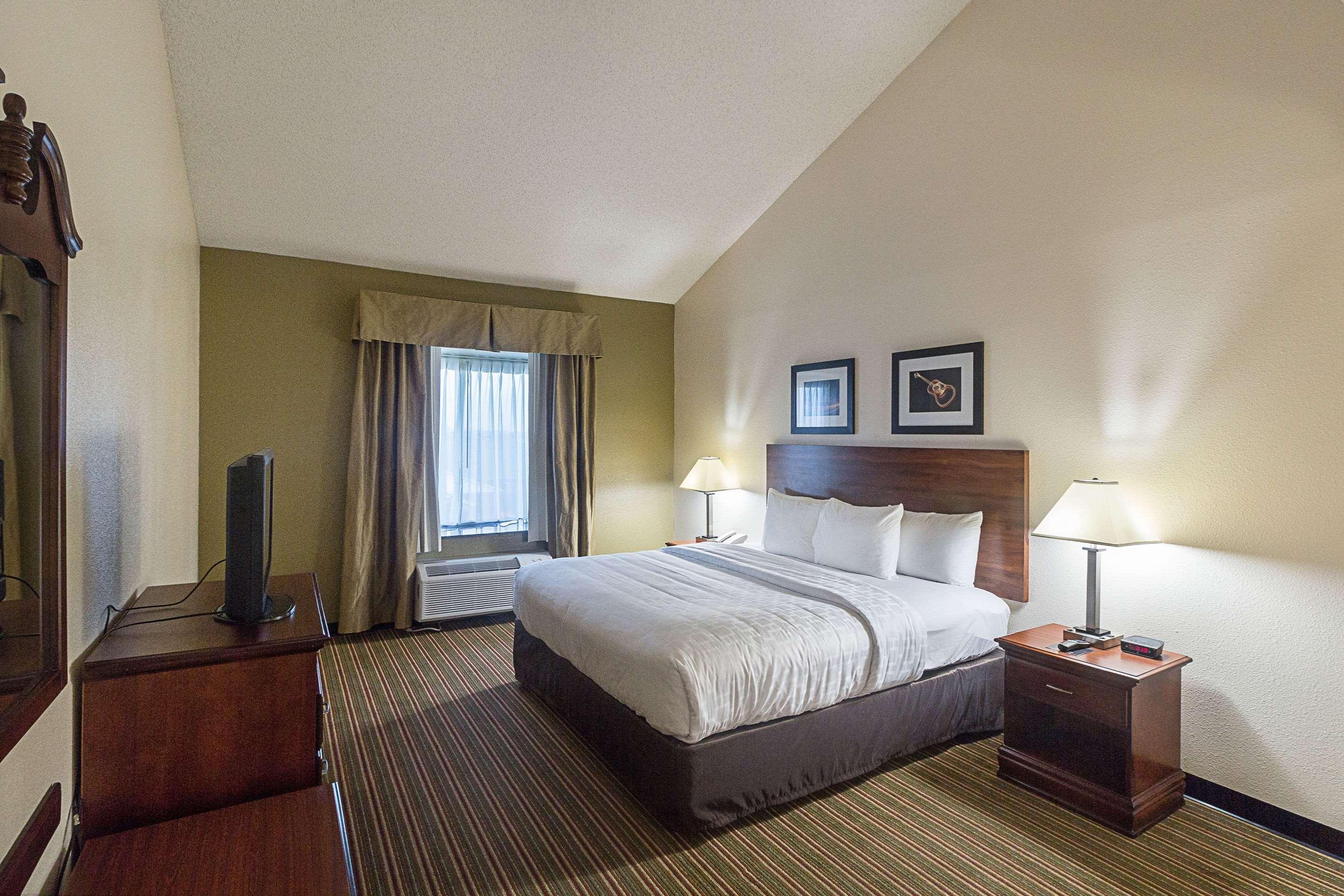 Quality Inn & Suites West Chase Хьюстон Экстерьер фото