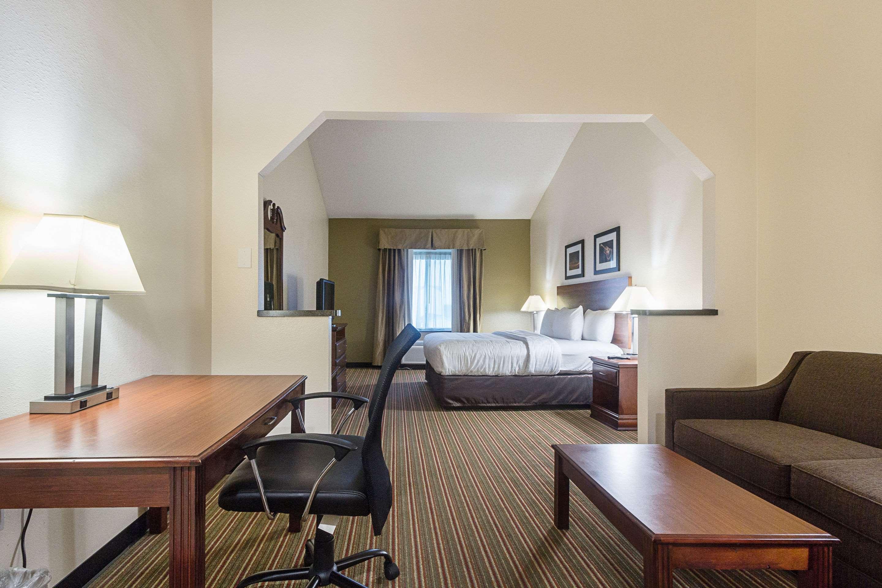 Quality Inn & Suites West Chase Хьюстон Экстерьер фото