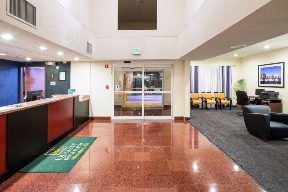 Quality Inn & Suites West Chase Хьюстон Экстерьер фото