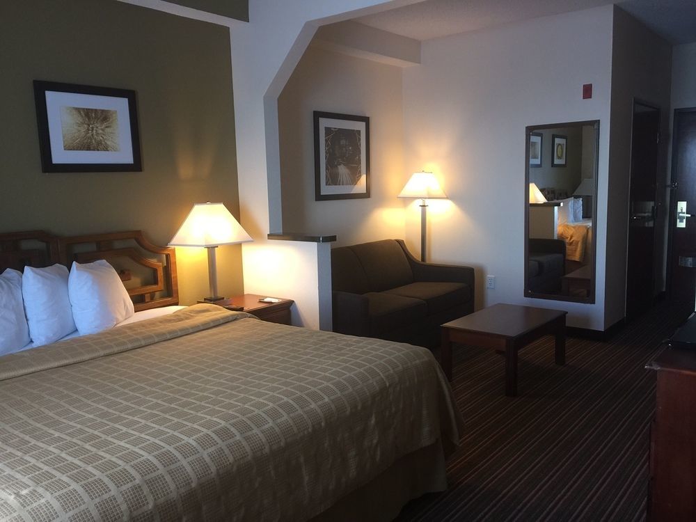 Quality Inn & Suites West Chase Хьюстон Экстерьер фото