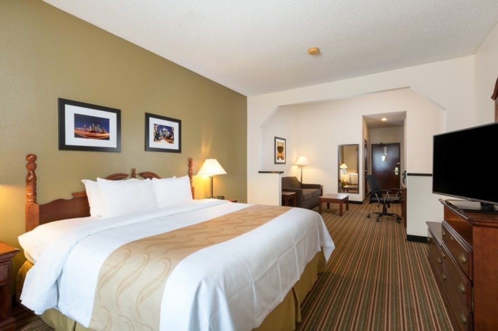 Quality Inn & Suites West Chase Хьюстон Экстерьер фото