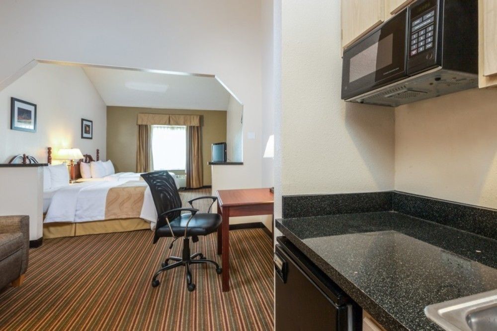 Quality Inn & Suites West Chase Хьюстон Экстерьер фото