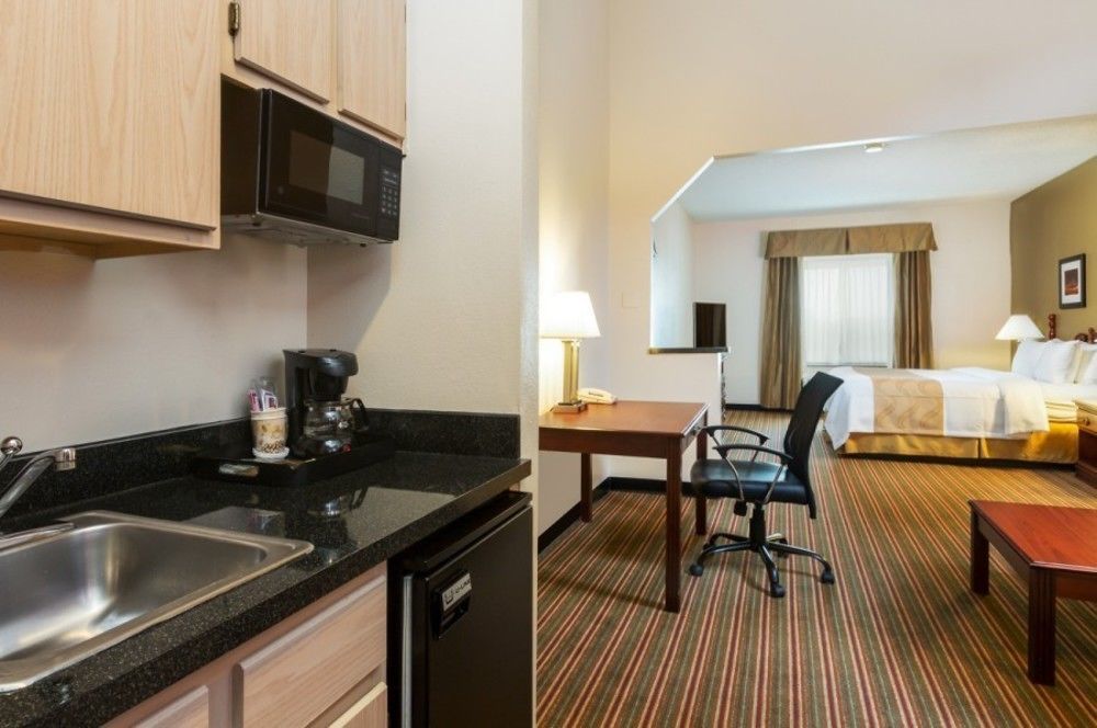Quality Inn & Suites West Chase Хьюстон Экстерьер фото